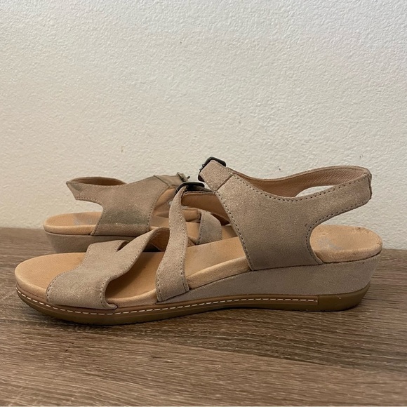 Dansko Angela Sandals, Sand Metallic, Size 39 - Picture 4 of 8